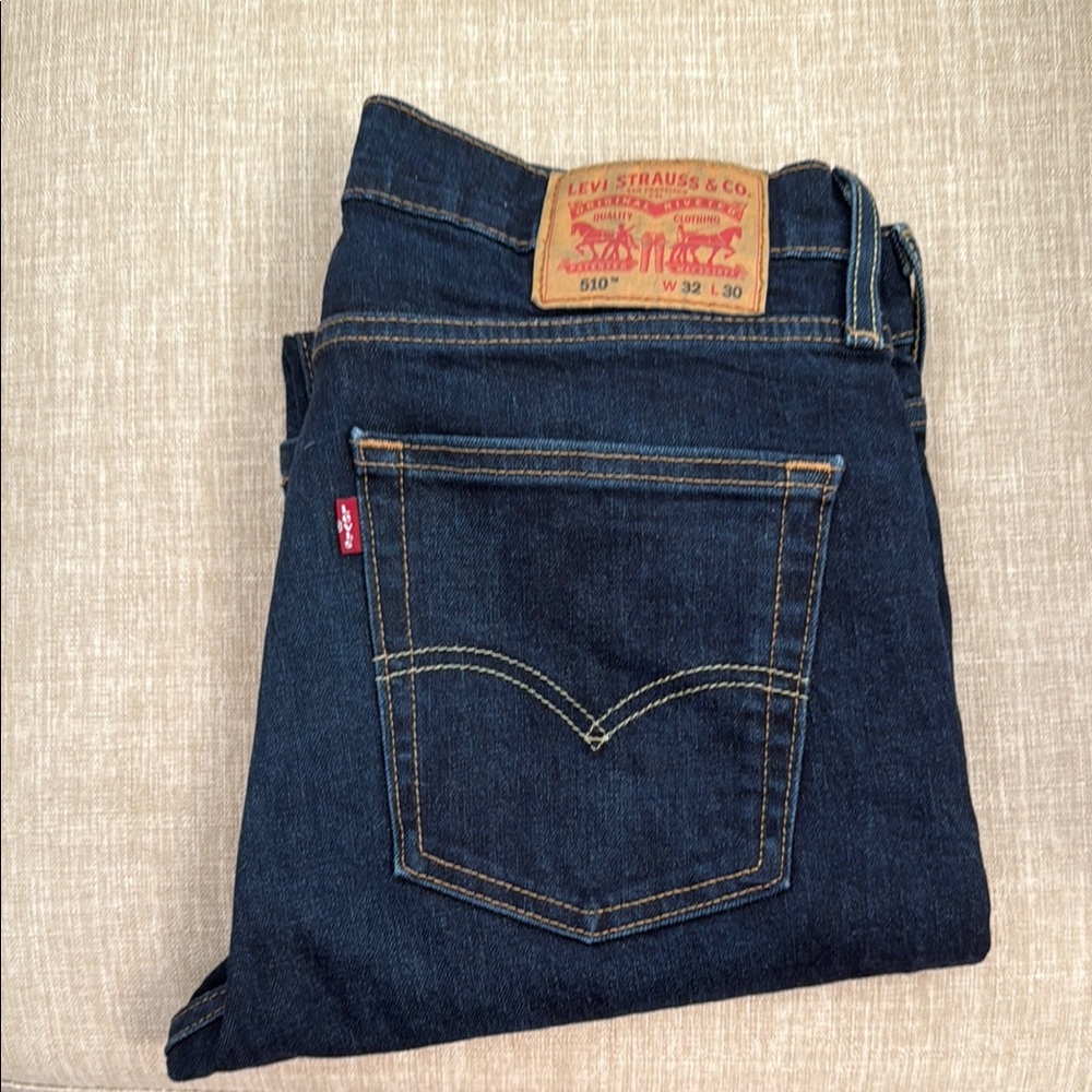 Levi's Blue Skinny Jeans with Classic Styling